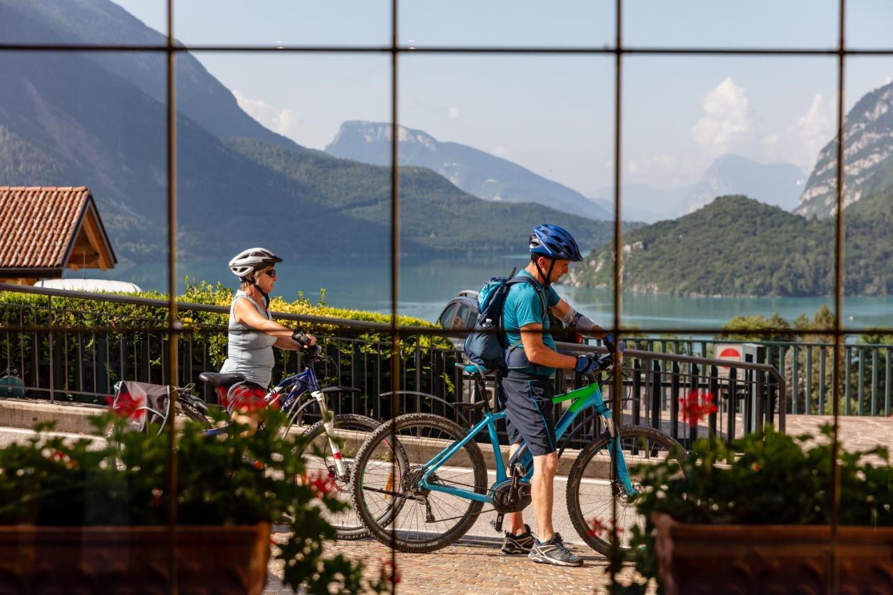Hotel Lory - Molveno - Dolomiti Bagian luar foto