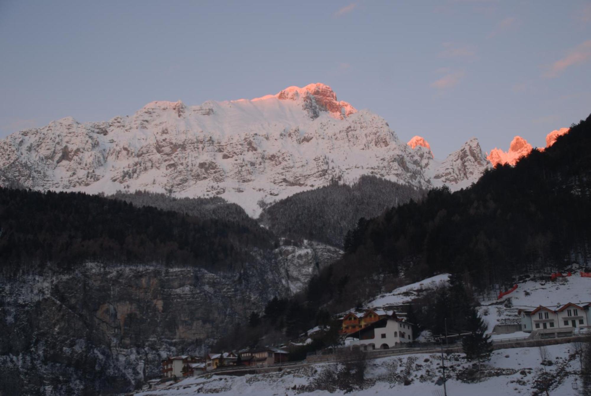 Hotel Lory - Molveno - Dolomiti Bagian luar foto