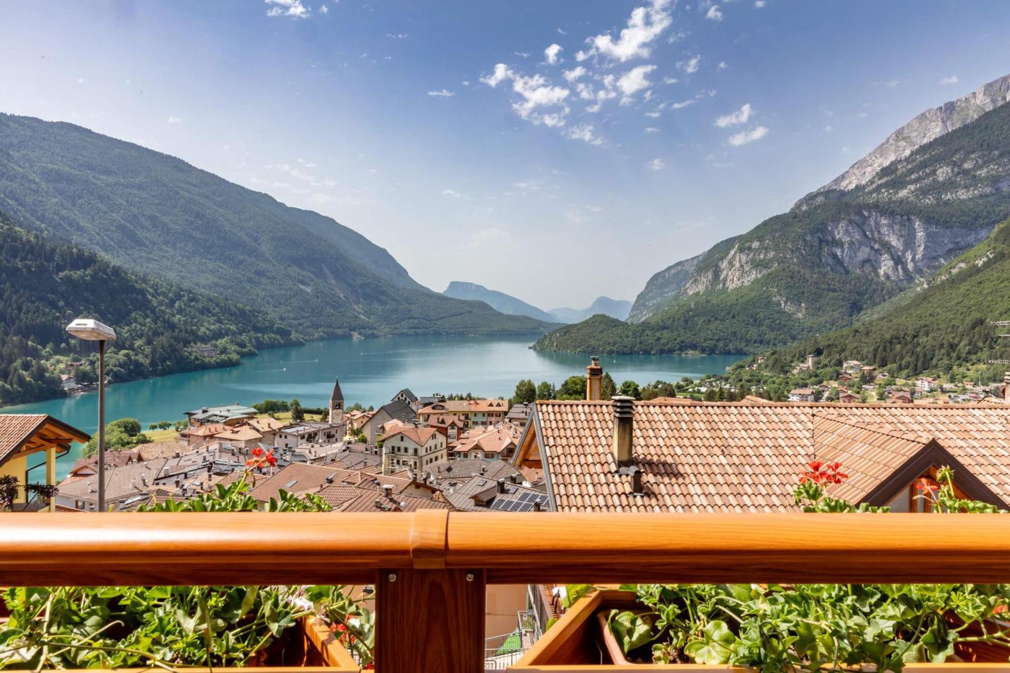 Hotel Lory - Molveno - Dolomiti Bagian luar foto