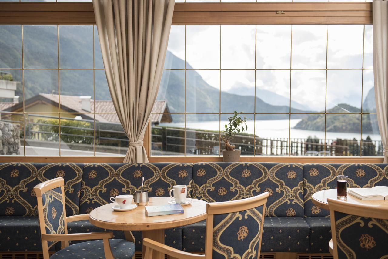 Hotel Lory - Molveno - Dolomiti Bagian luar foto